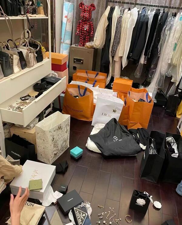 双滦区回收顶奢鞋服